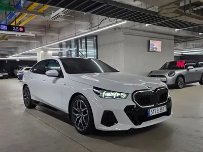 BMW 5-Series · 2025 год