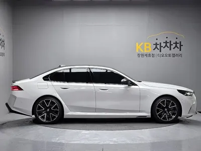 BMW M5 2025, 8906 км, за 185000000 KRW - фото 7