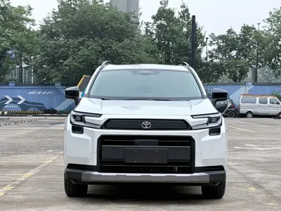 Toyota RAV4 2026, 7000 км, за 176000 CNY