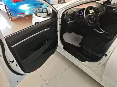 Hyundai Elantra 2017, 118000 км, за 32800 CNY - фото 12