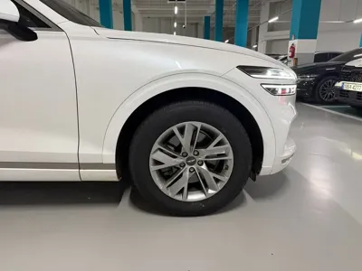 Genesis GV70 2023, 26000 км, за 38000000 KRW