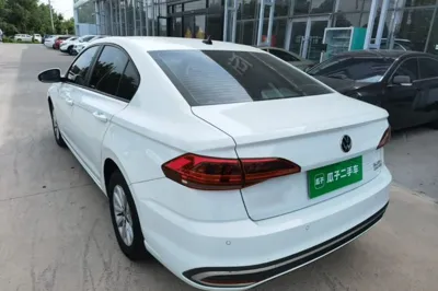 Volkswagen Bora 2023, 83600 км, за 63574.61 CNY