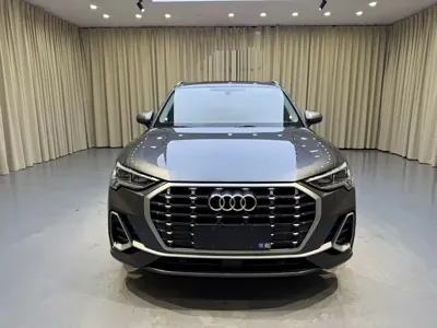 Audi Q3 2022, 43000 км, за 185799 CNY