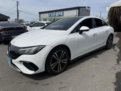 Mercedes-Benz EQE · 2023 год