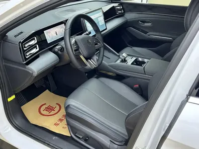 BYD Qin L 2024, 15000 км, за 69000 CNY