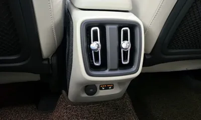 Volvo XC40 2025, 7897 км, за 43900000 KRW - фото 20