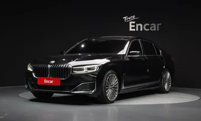 BMW 7-Series · 2021 год