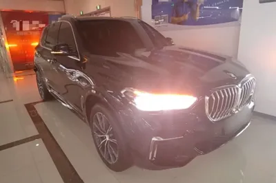 BMW X5 2022, 51500 км, за 375092.34 CNY