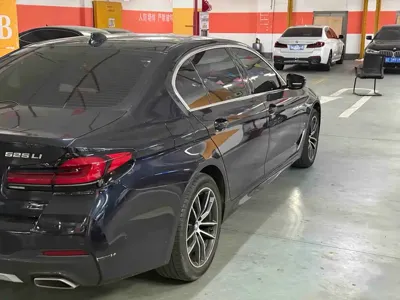 BMW 5 Series 2022, 52000 км, за 175799 CNY - фото 6
