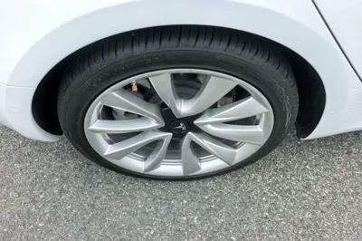 Tesla Model 3 2019, 75800 км, за 109535.68 CNY - фото 18