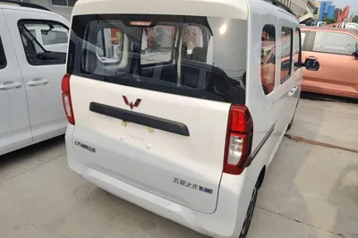 Wuling Zhiguang New Energy 2025, 100 км, за 62031.47 CNY - фото 6