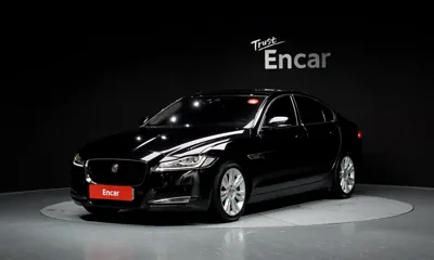 Jaguar XF · 2017 год