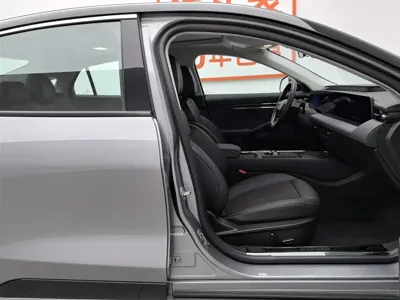 Ford Mondeo 2023, 59100 км, за 84900 CNY - фото 23