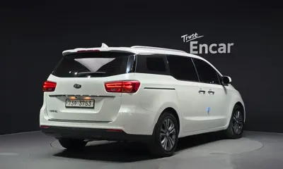 Kia Canival 2019, 117729 км, за 11000000 KRW