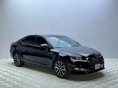 Skoda Superb 2023, 4800 км, за 162800 CNY - фото 3
