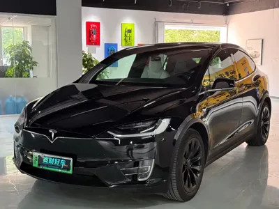 Tesla Model X 2018, 58000 км, за 215000 CNY
