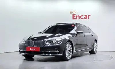 BMW 7-Series · 2017 год