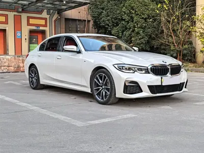 BMW 3 Series 2022, 48000 км, за 141800 CNY