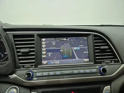 Hyundai Avante 2018, 97914 км, за 10300000 KRW - фото 13