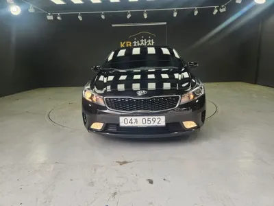 Kia K3 · 2016 год