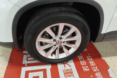Volkswagen Tiguan 2016, 47600 км, за 82560.61 CNY - фото 10