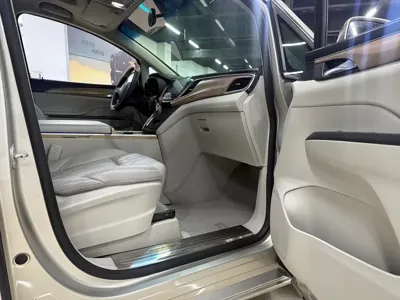 Buick GL8 2019, 69000 км, за 125800 CNY