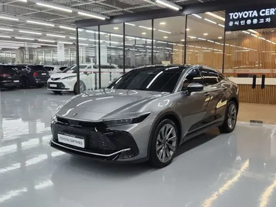 Toyota Crown · 2025 год
