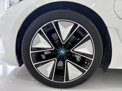 BMW i3 2025, 6000 км, за 153800 CNY - фото 12