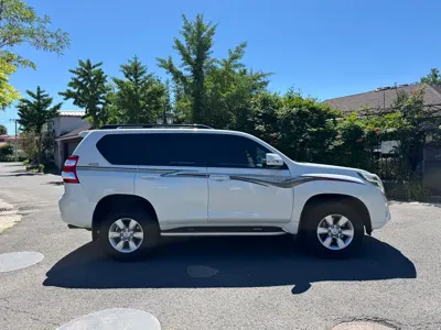 Toyota Prado 2016, 260000 км, за 188000 CNY