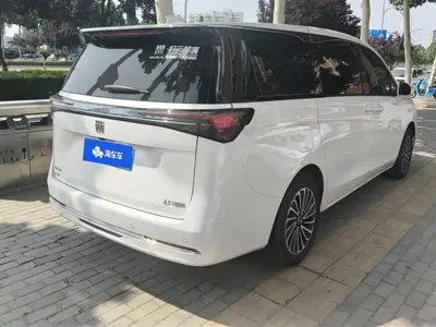 Buick GL8 Hybrid 2025, 34300 км, за 229800 CNY