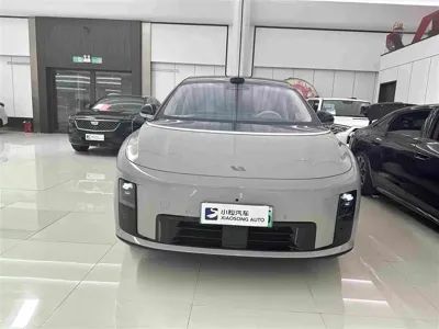 Li Auto 理想i8 2025, 7700 км, за 305000 CNY