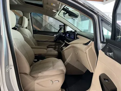 Buick GL8 Hybrid 2025, 57000 км, за 219800 CNY - фото 11