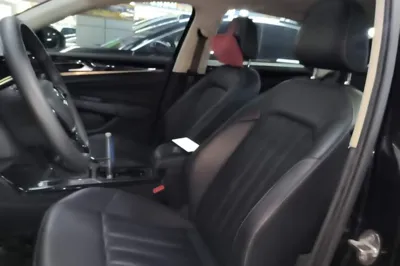 Volkswagen Passat 2020, 30800 км, за 87872 CNY - фото 23