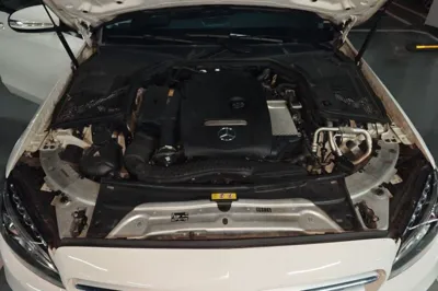Mercedes-Benz C-Class 2017, 65500 км, за 104037.58 CNY - фото 17