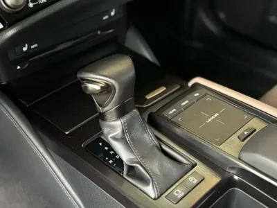 Lexus ES 2022, 80000 км, за 159900 CNY - фото 8
