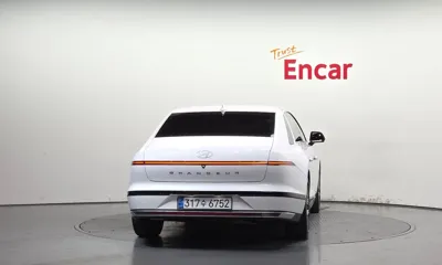 Hyundai Grandeur 2023, 31578 км, за 999990000 KRW