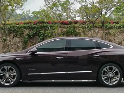 Buick LaCrosse 2022, 73000 км, за 106800 CNY
