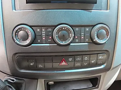 Mercedes-Benz Sprinter 2017, 92752 км, за 42900000 KRW - фото 12