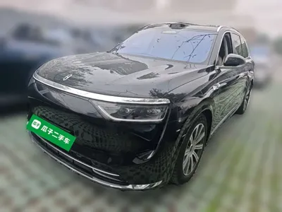 AITO 问界 AITO M8 · 2025 год