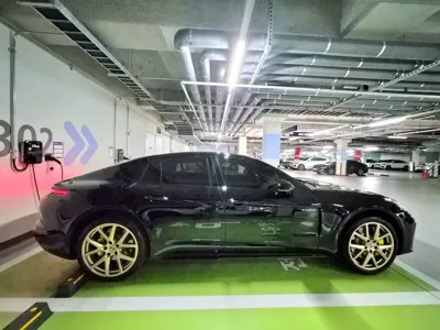 Porsche Panamera 2025, 13000 км, за 195000000 KRW