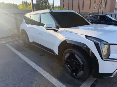 Kia EV9 · 2024 год