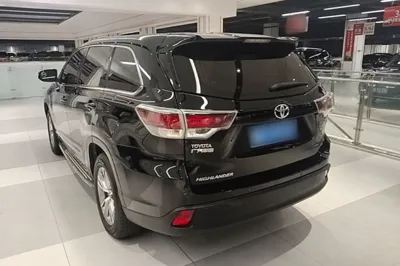Toyota Highlander 2015, 69100 км, за 82860.45 CNY