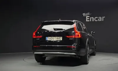 Volvo V60 2023, 45814 км, за 36800000 KRW