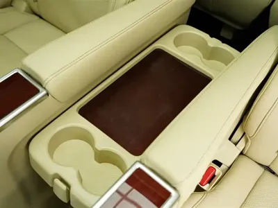 Toyota Alphard 2016, 85000 км, за 369000 CNY - фото 17