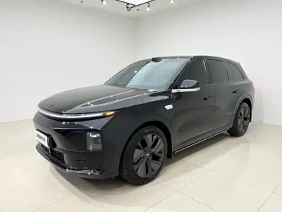 Li Auto Li L6 · 2025 год
