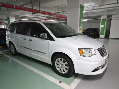 Chrysler Grand Voyager 2014, 120000 км, за 9900000 KRW - фото 3