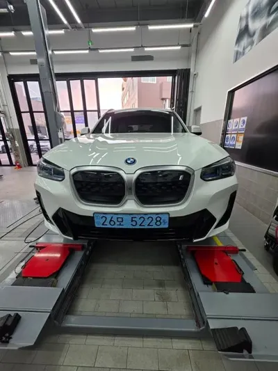 BMW iX3 · 2025 год
