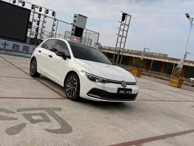 Volkswagen Golf 2020, 110000 км, за 66800 CNY