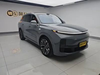 Li Auto Li L8 2025, 11399 км, за 285800 CNY