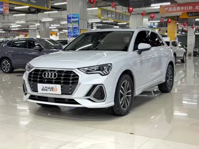 Audi Q3 · 2022 год